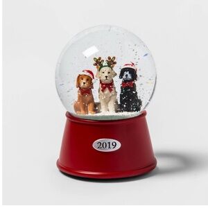 Wondershop Musical Water Globe with Red and Black Base